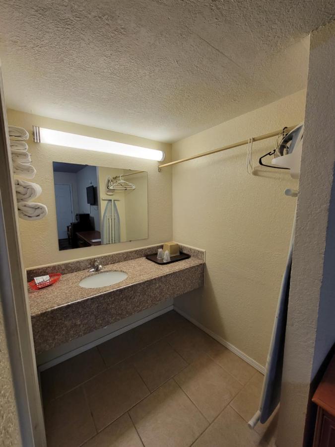 Eddy'S Motel بليزانتون المظهر الخارجي الصورة